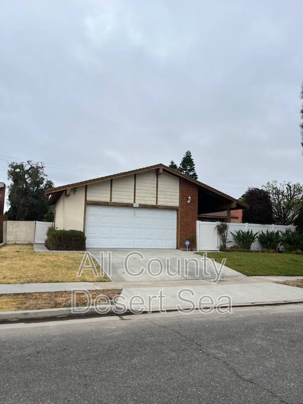 House for rent at 542 Pierpont Dr, Costa Mesa, CA 92626