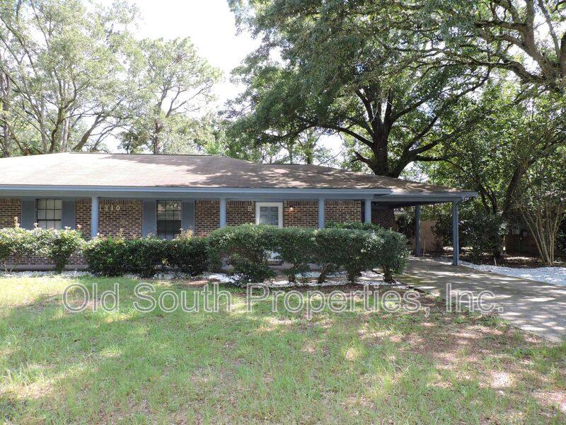 Apartment for rent at 1310 Pinnacle Dr #B, Pensacola, FL 32504