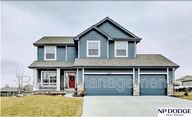 House for rent at 11505 S 110 Ave, Papillion, NE 68046