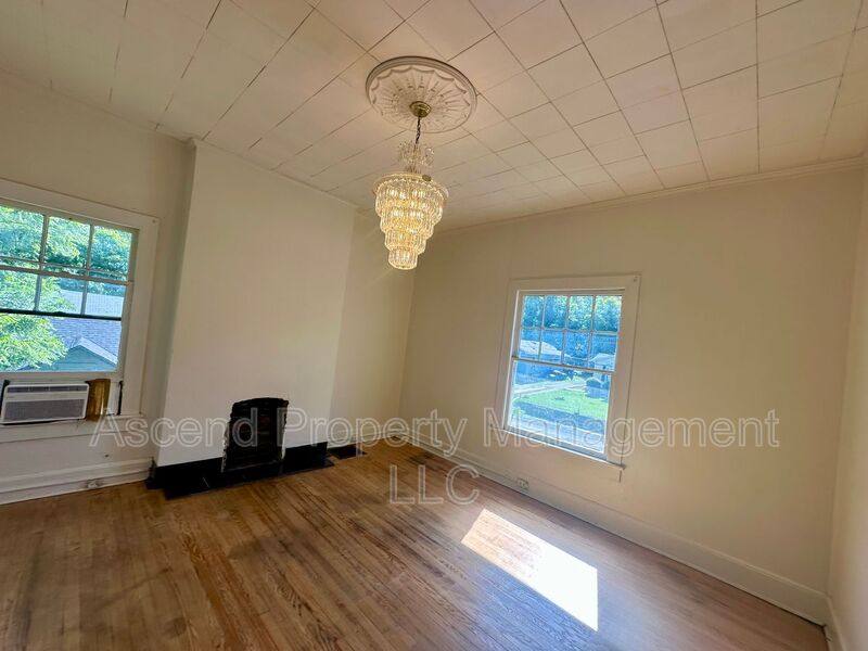 Apartment for rent at 1501 N Chamberlain #B, Chattanooga, TN 37406