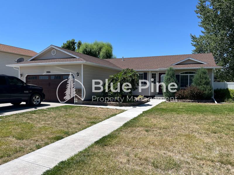 House for rent at 2006 Eagle Pointe Dr, Idaho Falls, ID 83406