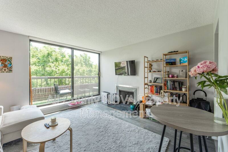 Condo for rent at 1700 17th St NW #607, Washington, DC 20009