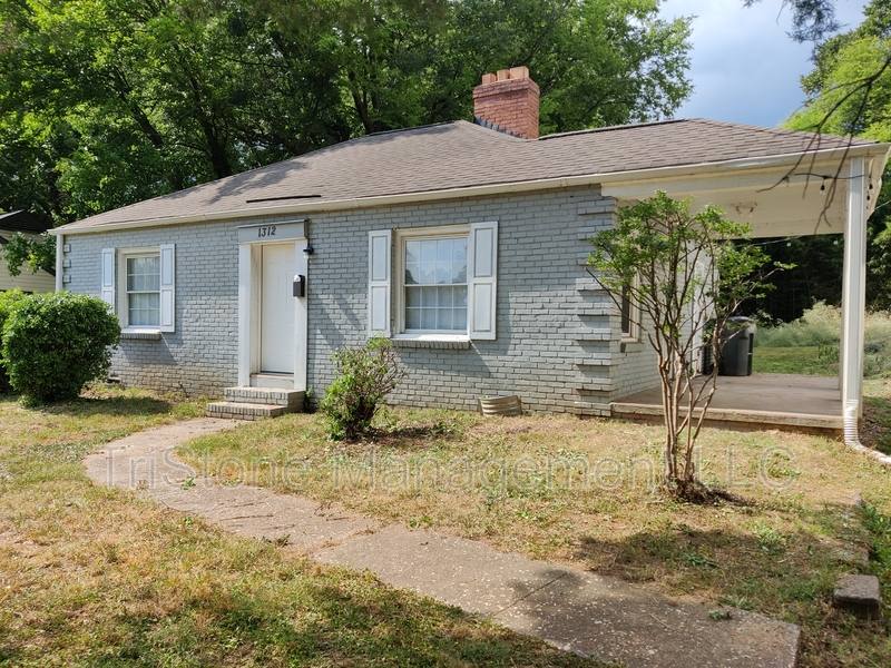 House for rent at 1312 Bethel Rd, Charlotte, NC 28208