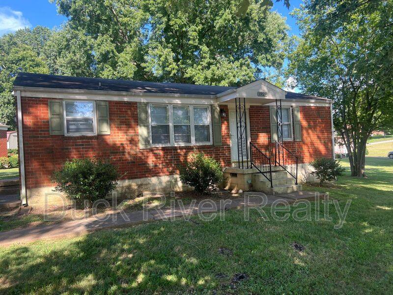 House for rent at 1929 Lynnwood Dr, Columbia, TN 38401