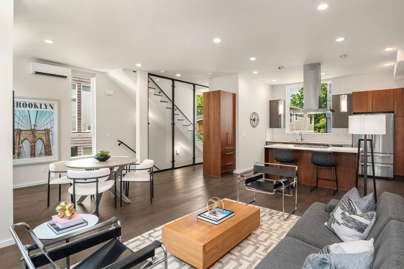 Townhouse for rent at 818A 25th Ave S, Seattle, WA 98144