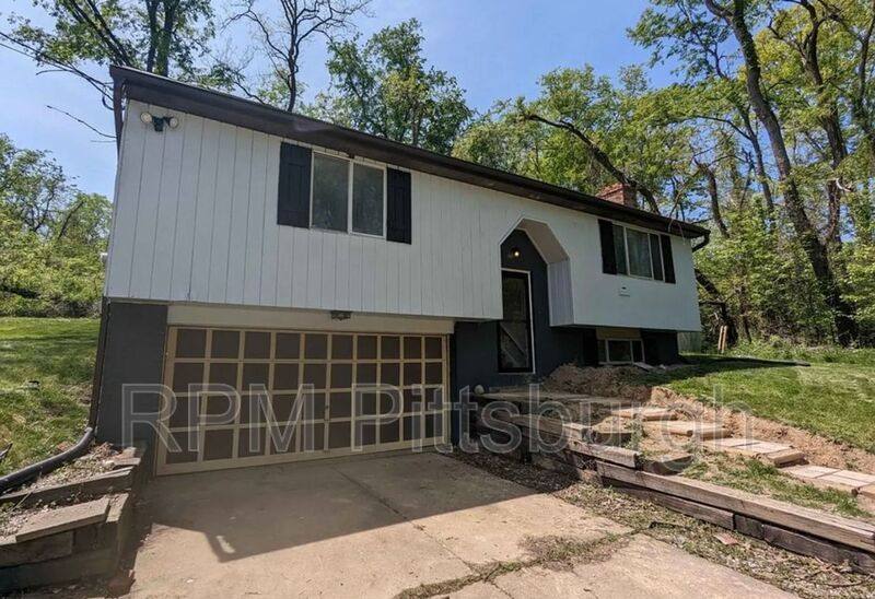 House for rent at 90 Walker Rd, Canonsburg, PA 15317