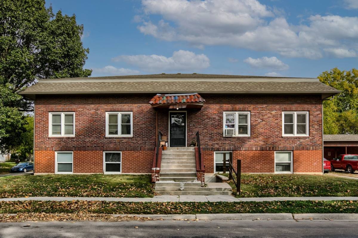 Apartment for rent at 2910 Dudley, Lincoln, NE 68503