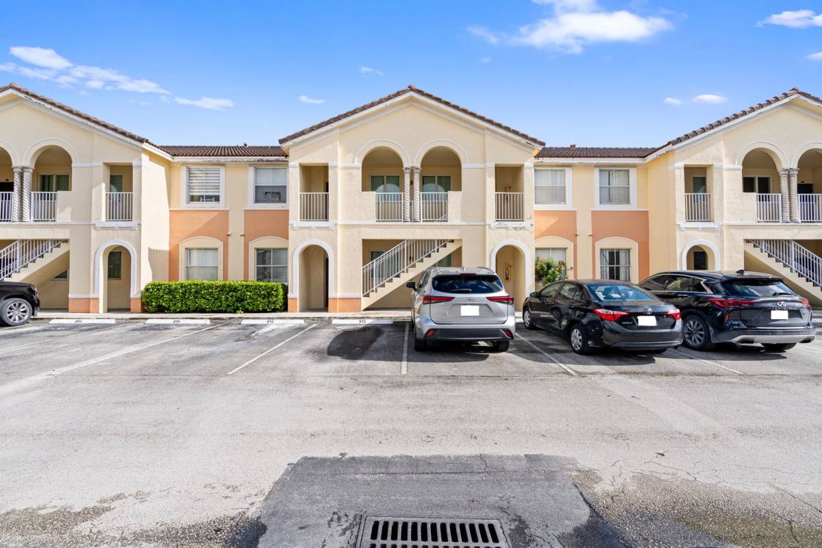 Condo for rent at 1663 SE 29 St, Homestead, FL 33035
