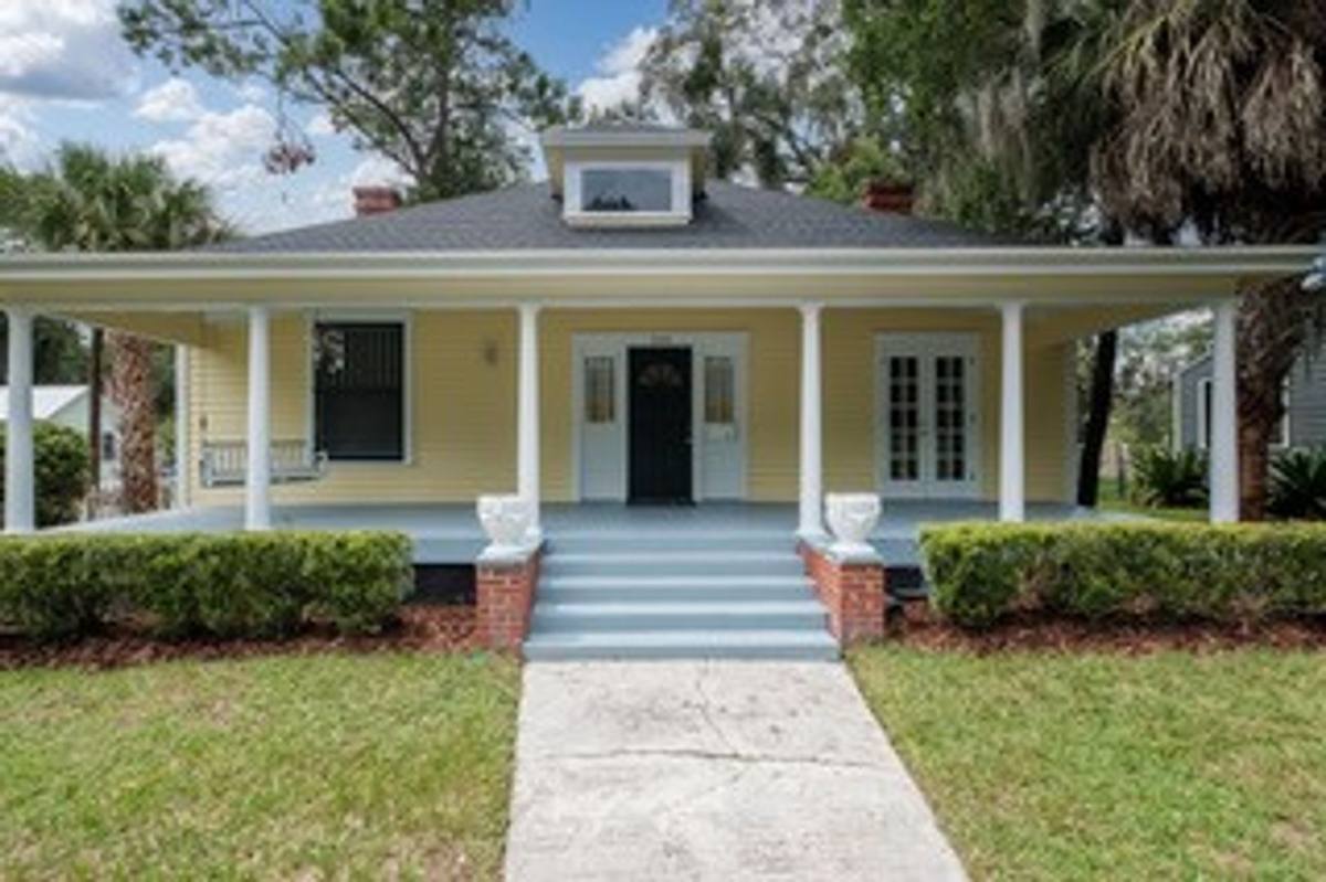 Apartment for rent at 240 SW 3rd St #A, Gainesville, FL 32601