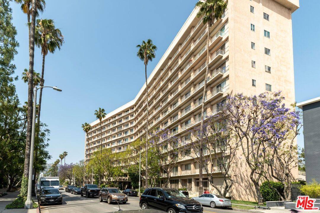 Condo for rent at 100 S Doheny Dr #422, Los Angeles, CA 90048