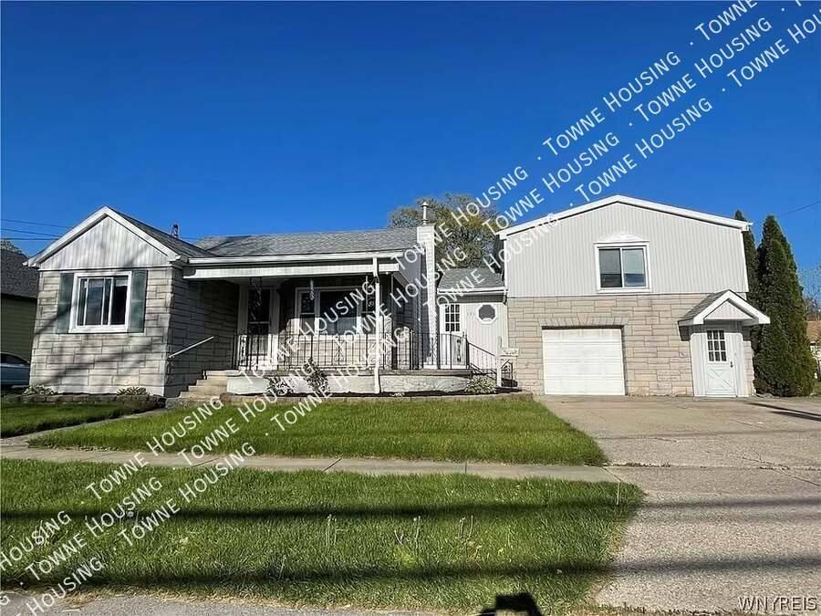 Apartment for rent at 191 Helen St #RIGHT, Buffalo, NY 14206