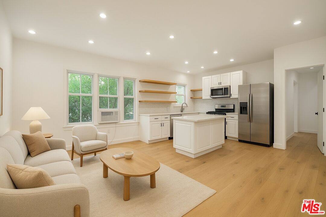 Apartment for rent at 101 N Clark Dr #101, Los Angeles, CA 90048