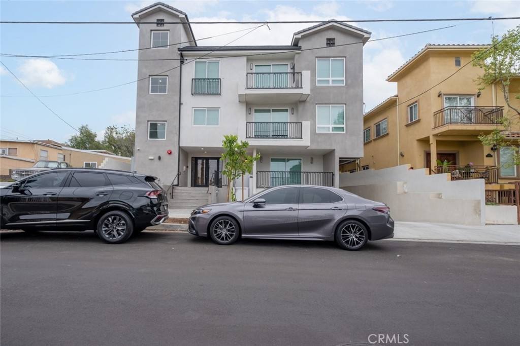 Apartment for rent at 10218 Fernglen Ave #202, Tujunga, CA 91042