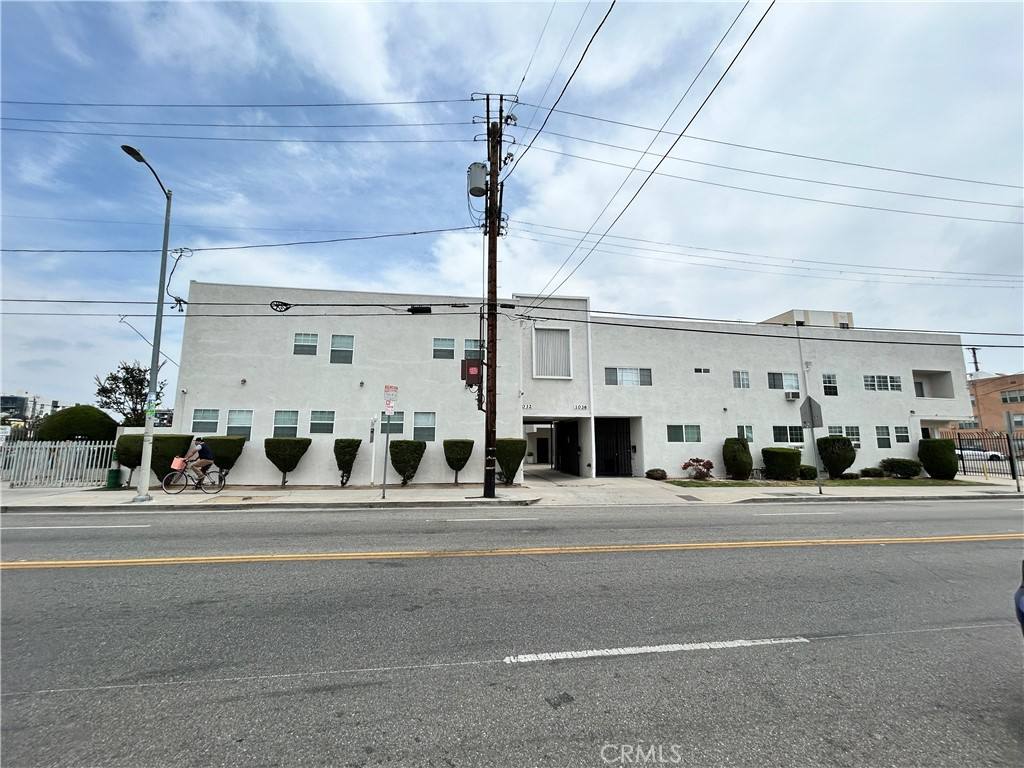 Apartment for rent at 1036 Normandie Ave #5-5, Los Angeles, CA 90006