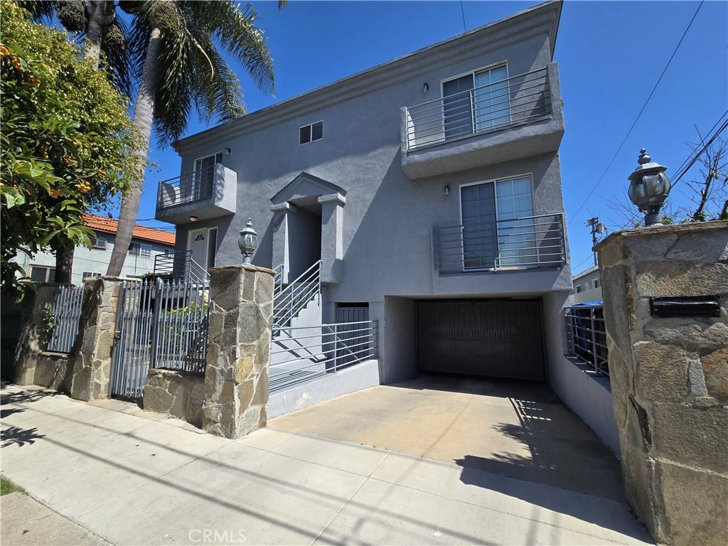 Apartment for rent at 1054 Harrison Ave #4-4, Venice, CA 90291