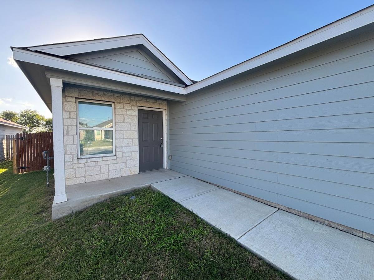 House for rent at 9443 Somerset Way, San Antonio, TX 78211