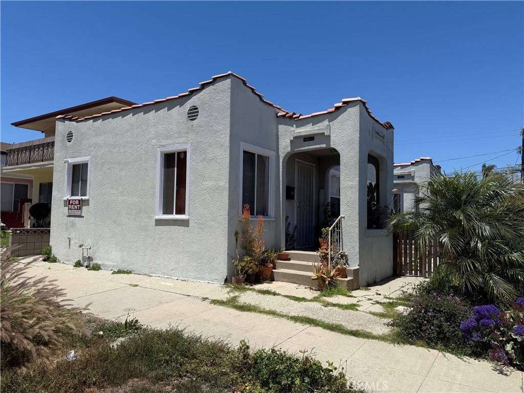 Apartment for rent at 1062 W 24th St #2-2, San Pedro, CA 90731