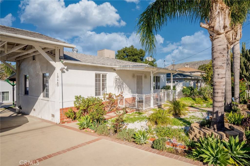 Apartment for rent at 10645 Mather Ave, Sunland, CA 91040