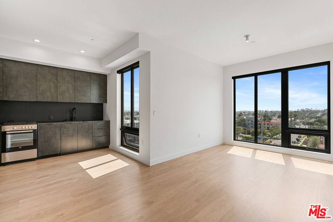 Apartment for rent at 10700 Tabor St #306, Los Angeles, CA 90034