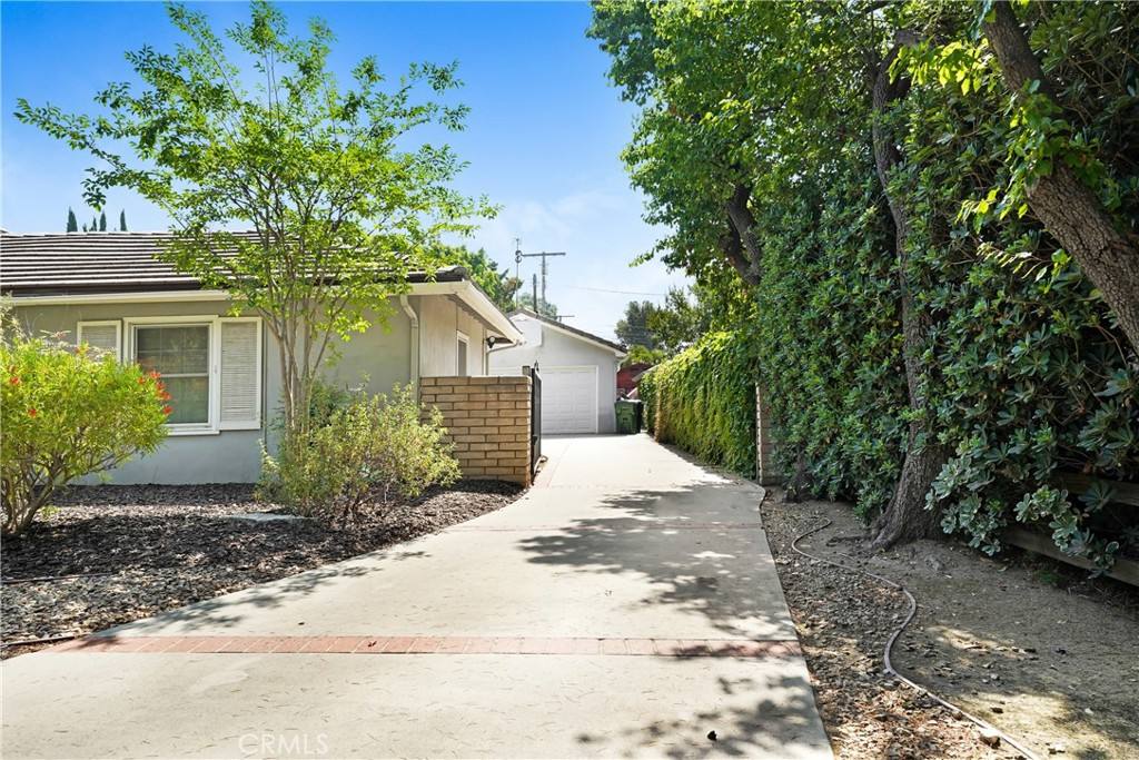 Apartment for rent at 10918 White Oak Ave, Granada Hills, CA 91344