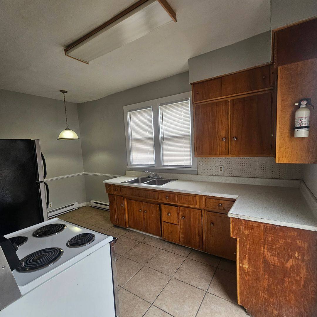 Apartment for rent at 221 E 11th, Anderson, IN 46016