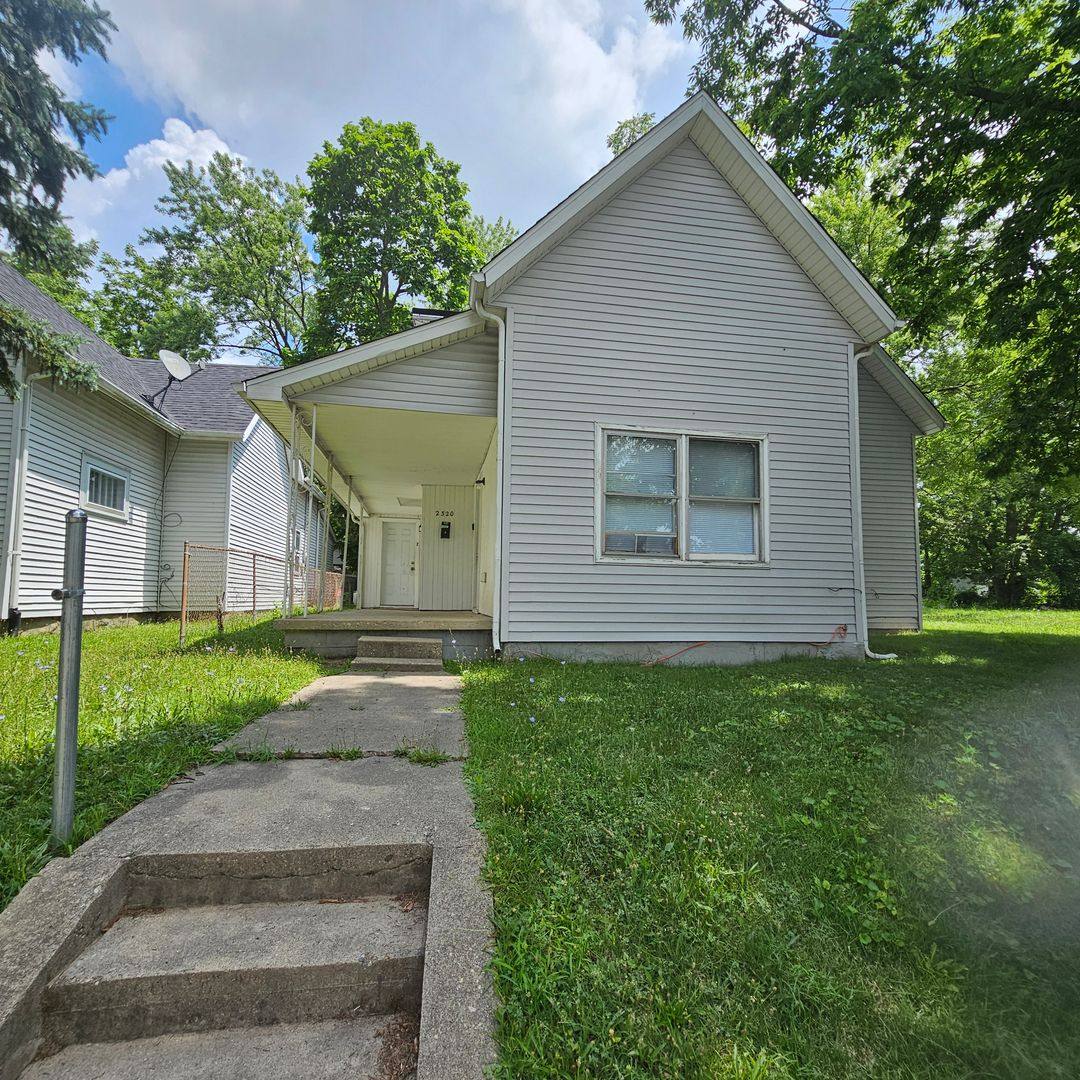 Apartment for rent at 2320 Fletcher, Anderson, IN 46016