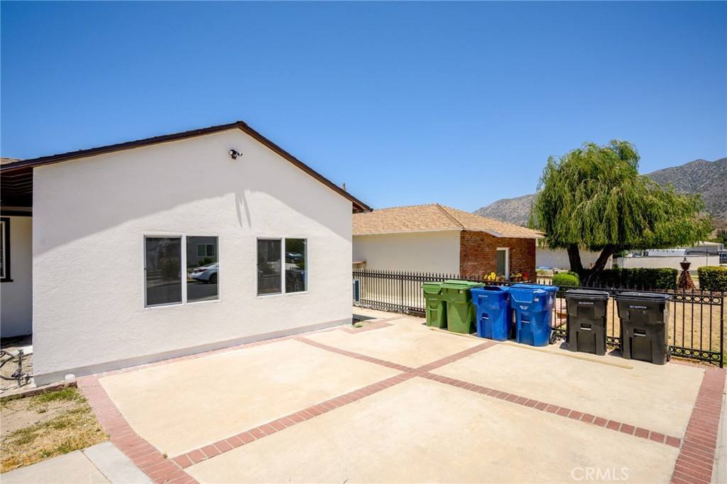 Apartment for rent at 10943 Nassau Ave, Sunland, CA 91040