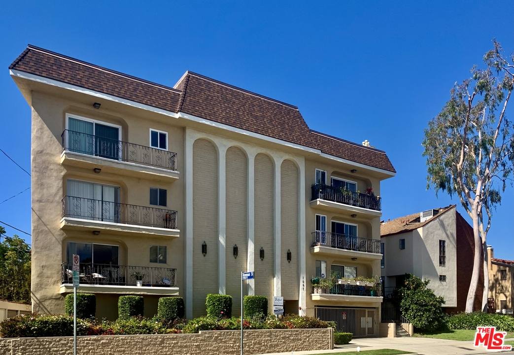 Apartment for rent at 1097 S Bedford Dr #101, Los Angeles, CA 90035