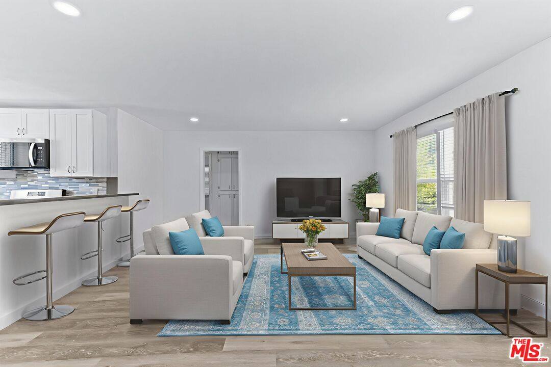 11031 Hatteras St, North Hollywood, CA 91601