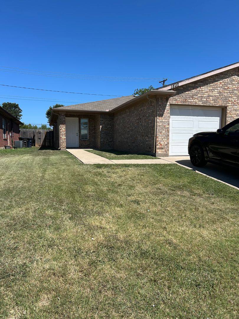 Apartment for rent at 1800 San Rafael, Fort Worth, TX 76134
