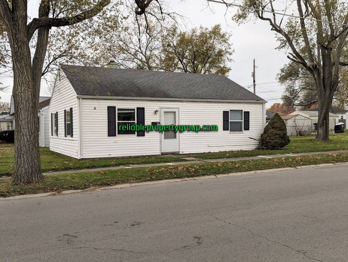 House for rent at 2401 Beacon St, Fort Wayne, IN 46805