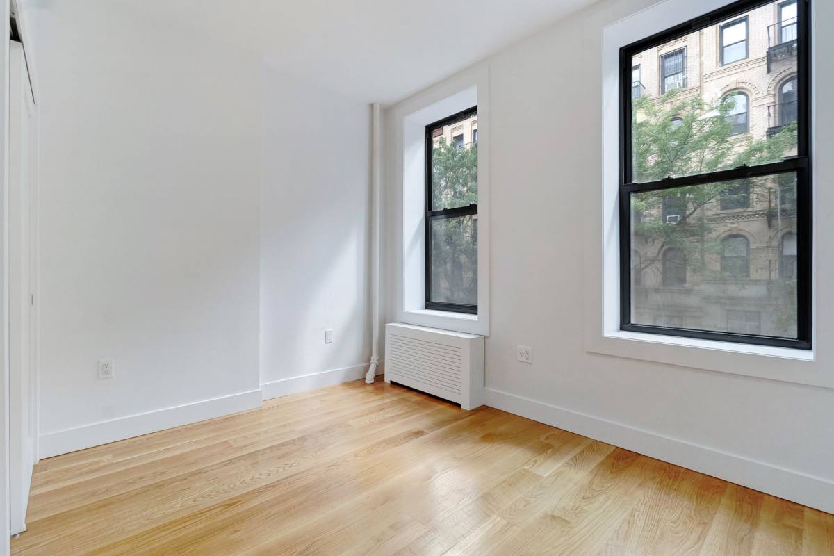 Apartment for rent at 219 E 89th St, New York, NY 10128