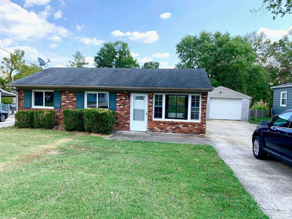 Apartment for rent at 132 S Skyline Dr, Louisville, KY 40229