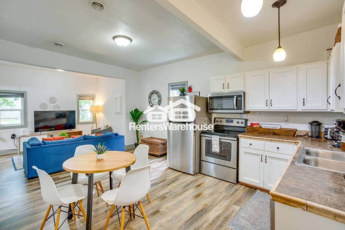 Townhouse for rent at 1811 Quincy St NE #1, Minneapolis, MN 55418