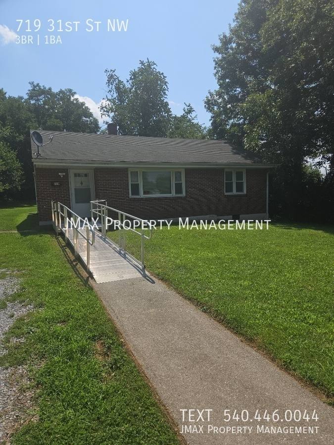 House for rent at 719 31st St NW, Roanoke, VA 24017
