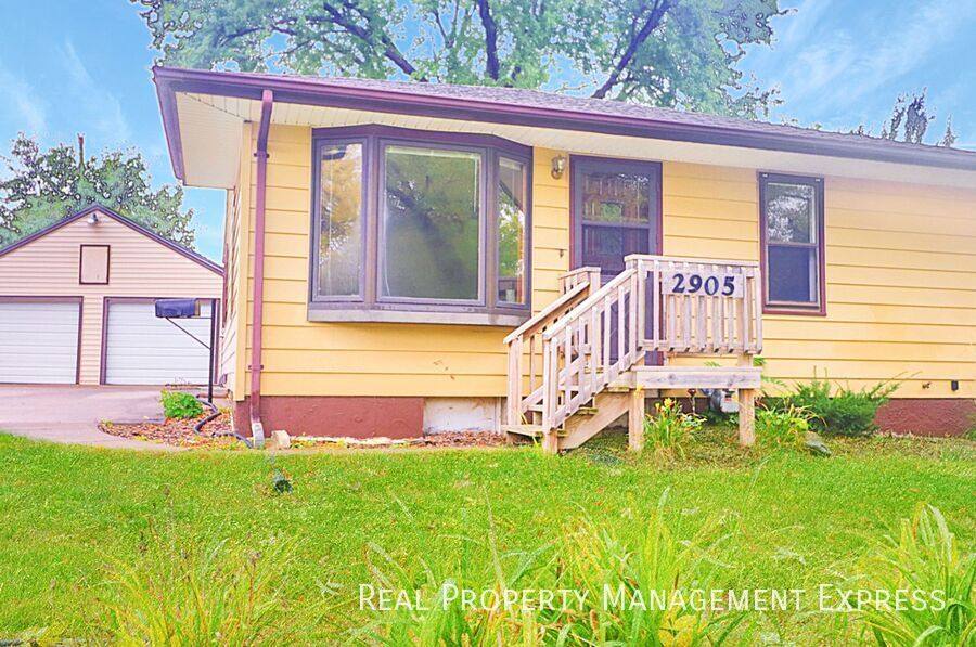 House for rent at 2905 E 19th St, Sioux Falls, SD 57103