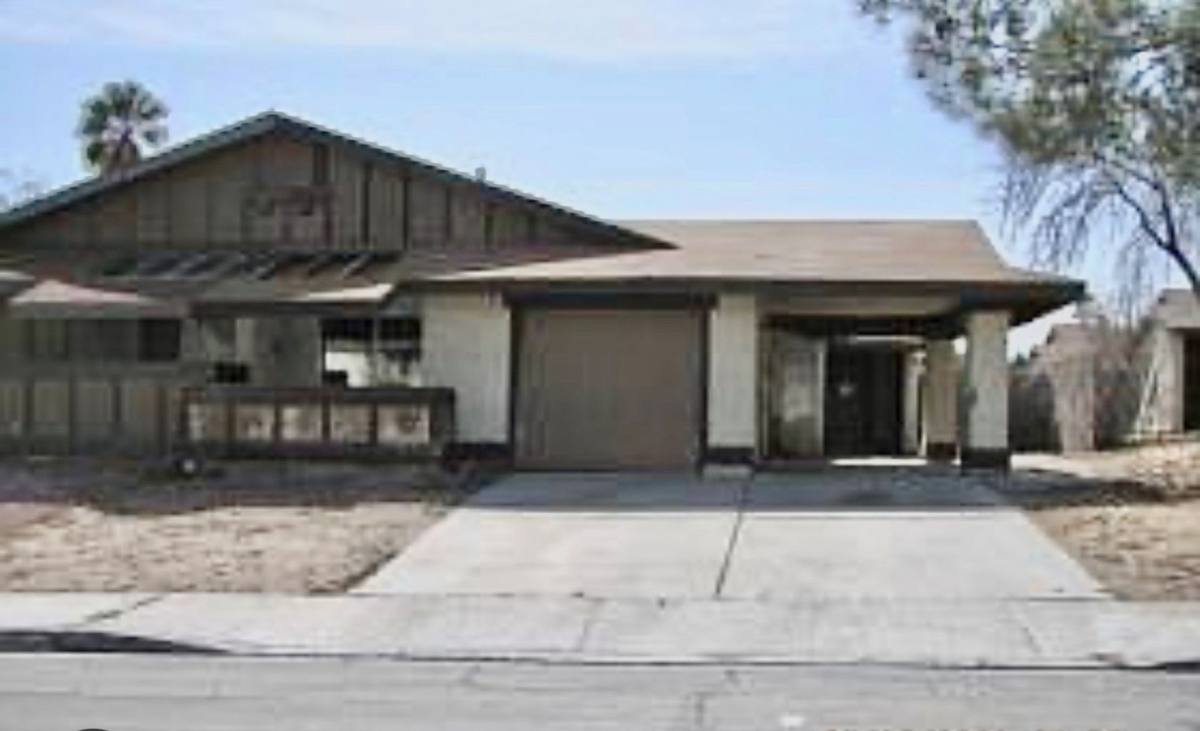 House for rent at 6749 Oak Valley Dr, Las Vegas, NV 89103