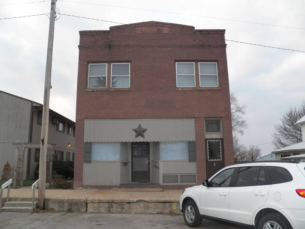 Apartment for rent at 79 Main Ave, Atkins, IA 52206