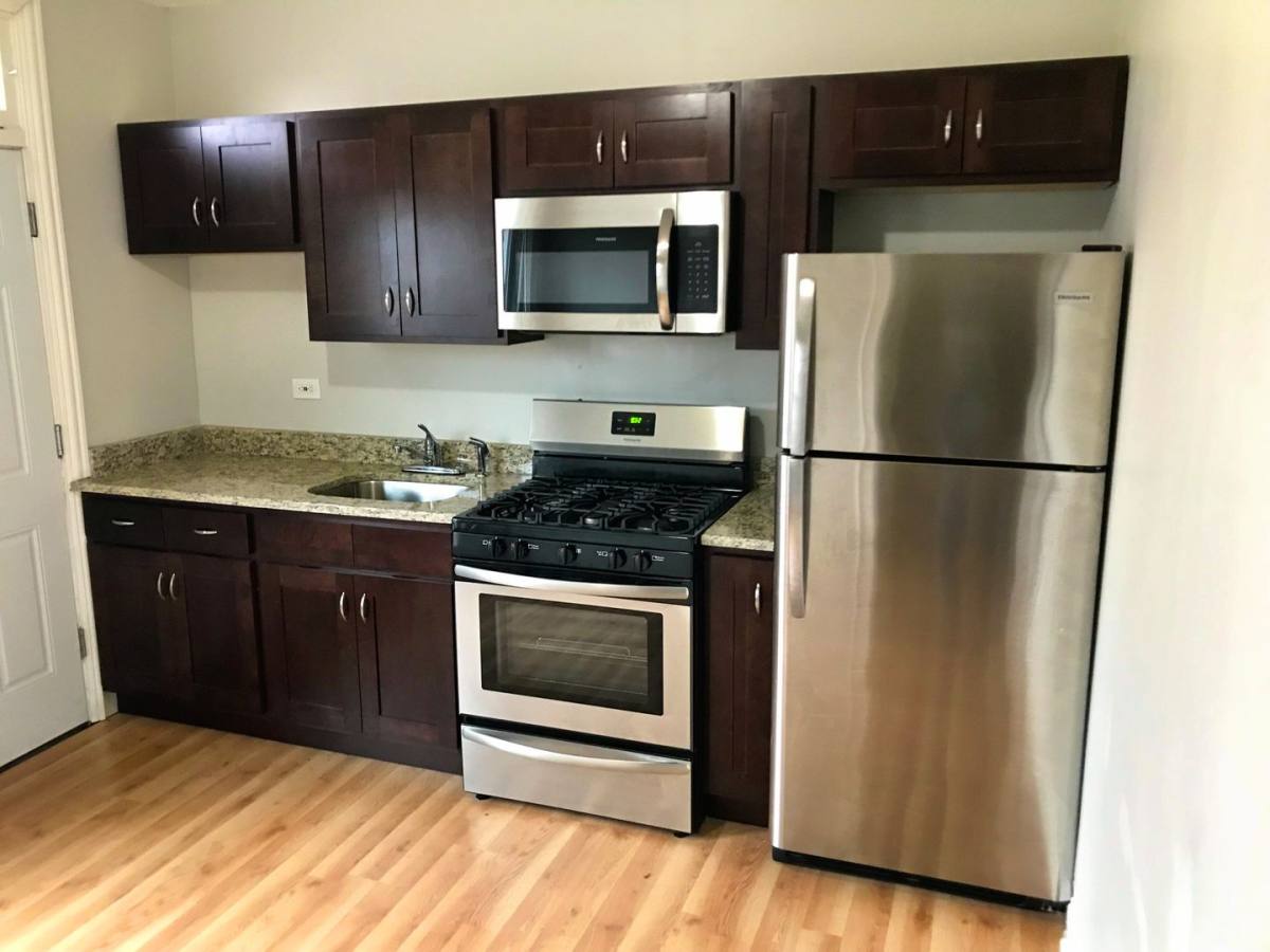 Apartment for rent at 6602 S Francisco Ave, Chicago, IL 60629