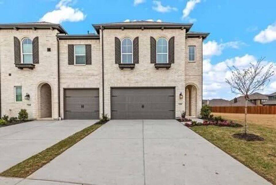 Townhouse for rent at 1158 Queensdown Way, Forney, TX 75126