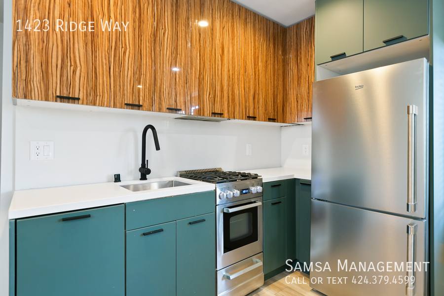 Apartment for rent at 1423 Ridge Way, Los Angeles, CA 90026