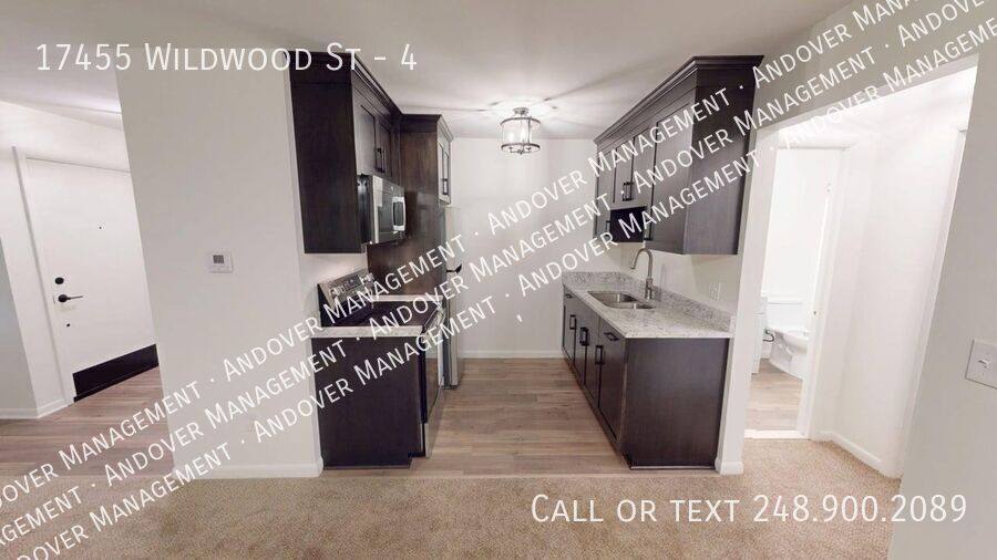 Townhouse for rent at 17455 Wildwood St #4, Roseville, MI 48066