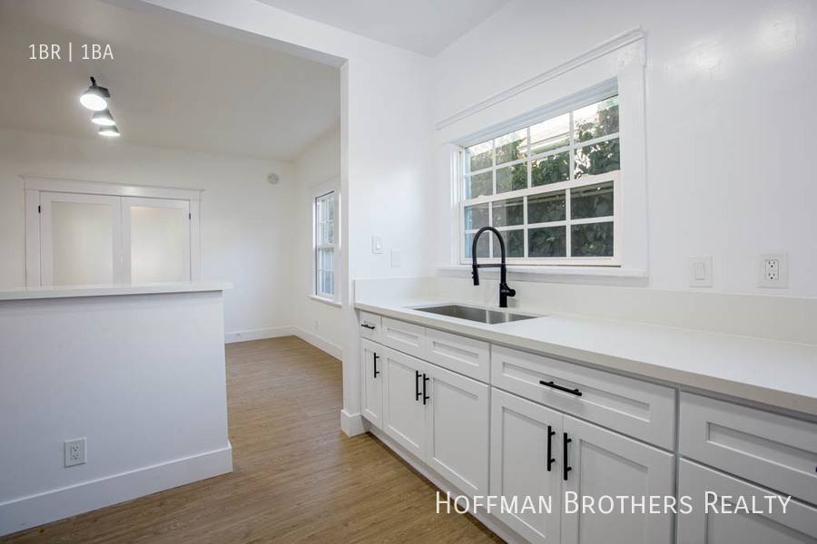 Apartment for rent at 1932 New England St #6, Los Angeles, CA 90007