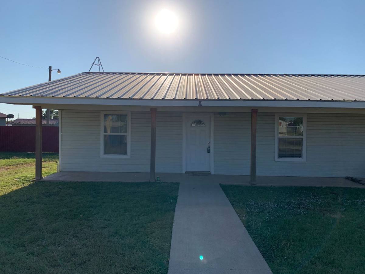 720 11th St, Hawley, TX 79525