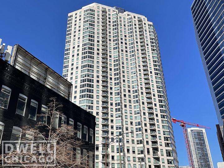 Apartment for rent at 300 N Canal St, Chicago, IL 60606
