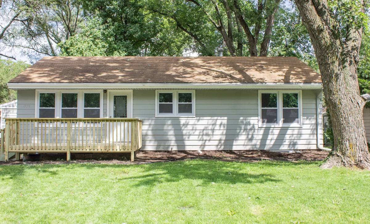House for rent at 1932 Hayes Dr, Manhattan, KS 66503