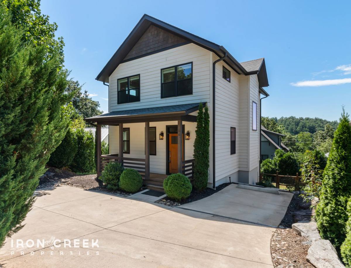 House for rent at 44 Lamb Ave, Asheville, NC 28806