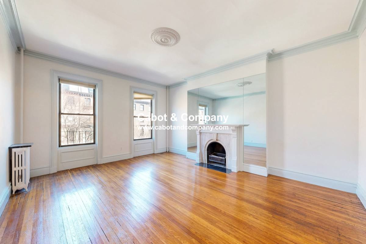 Apartment for rent at 231 Beacon St #3, Boston, MA 02116