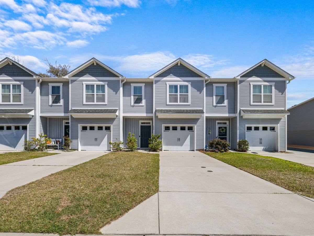 Townhouse for rent at 148 Aspen Rd, Hampstead, NC 28443