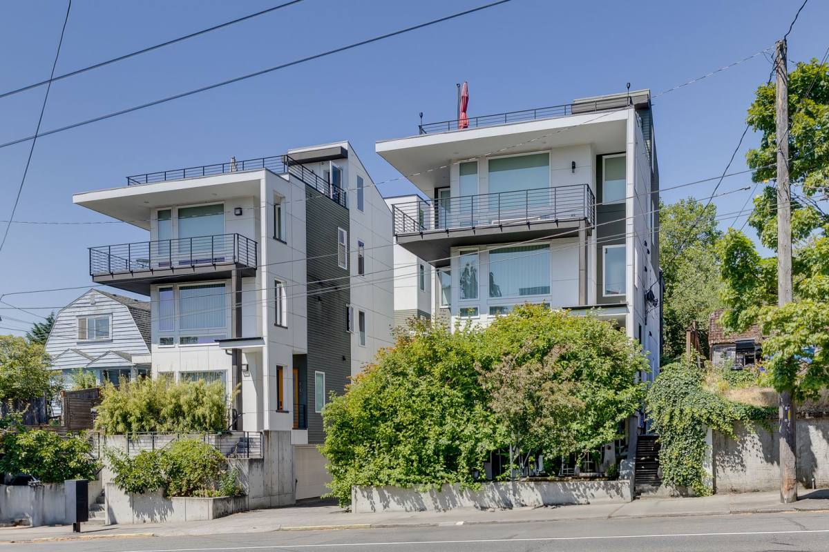 Townhouse for rent at 2910 S Jackson St, Seattle, WA 98144